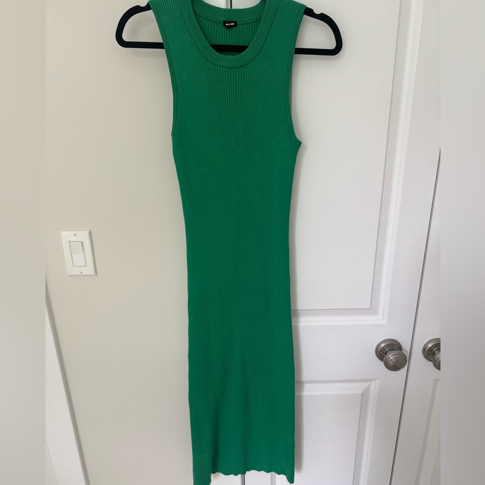 Monrow Women Green Sweater Tank Dress Crew Neck Sleeveless, Size Medium